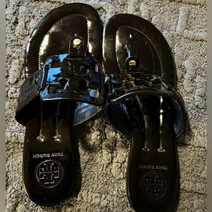 Tori Burch sandals. Black slides with logo. Beach wear.